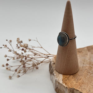 Vision & Schutz – Labradorit Ring (verstellbar, Silber)