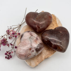 Feuerquarz mit Lodolith – Herz für Transformation & Seelentiefe