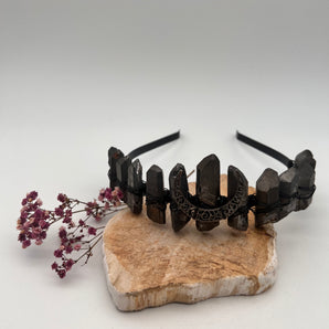 Krone Dark Goddess – Schattenkraft, urweibliche Macht & energetischer Schutz