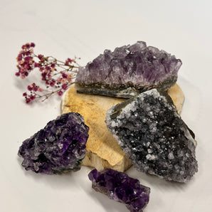 Amethyst Cluster – dein Lichtkristall für Ruhe, Klarheit & spirituelle Tiefe