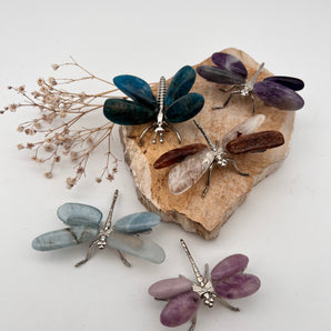 Edelstein-Libelle – Leichtigkeit, Wandlung & Seelentiefe