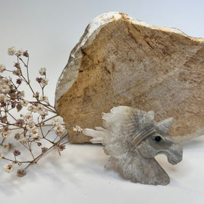 Bergkristall Einhorn – Lichtwesen aus Kristall und Traum