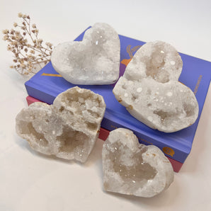 Bergkristall Cluster Herz – Lichtquelle für dein Herzchakra