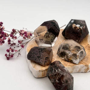 Gartenquarz Freeform – Visionen, Erdung & innerer Kosmos