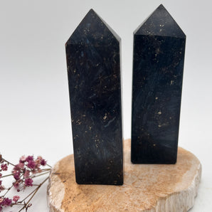 Astrophyllit Turm – Seelenweg, Erkenntnis & spirituelle Ausrichtung