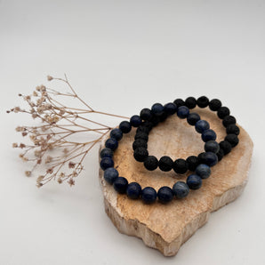 Stille Kraft – Armband-Set aus Sodalith & Lavastein
