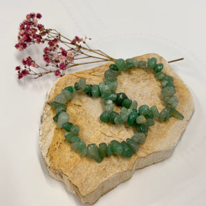 Grüner Aventurin Splitterarmband – dein Glücksbringer für Vertrauen, Wohlstand & Leichtigkeit