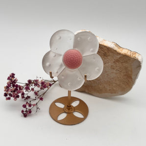 Selenit mit Pink Opal – „Daisy“ Blume für Herzheilung & Sanftmut
