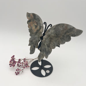 Labradorit Butterfly mit Sunset Flash – Wandel, Licht & Seelenschimmer