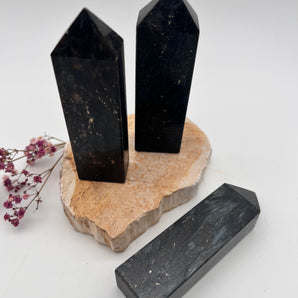 Astrophyllit Turm – Seelenweg, Erkenntnis & spirituelle Ausrichtung