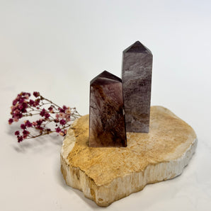 Lepidolith Turm (Gem-Qualität) – dein Lichtstrahl für innere Ruhe, Transformation & Klarheit