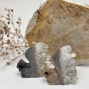 Bergkristall Eichhörnchen – Lichtsammler & Waldwächter