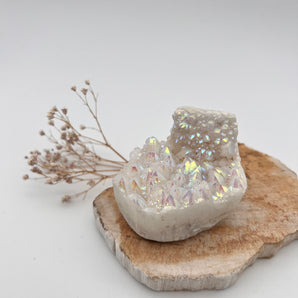 Aura-Cluster in Perlglanzweiß