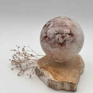 Kirschblütenachat Kugel – Wachstum & Herzensruhe