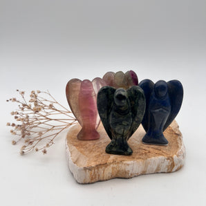 Mini-Engel aus Fluorit, Sodalith & Jaspis – himmlische Begleiter für dein Herz