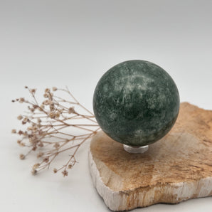 Grüne Serpentin Kugel – Erdung, Schutz & neue Kraft